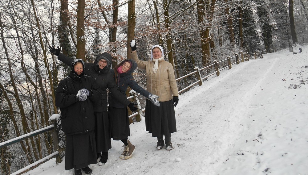 Marienschwestern im Winter