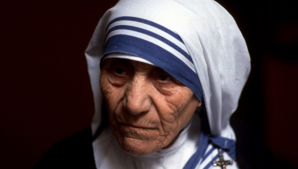 Porträt von Mutter Teresa, Gründerin des Ordens der Missionarinnen der Nächstenliebe, in Kalkutta