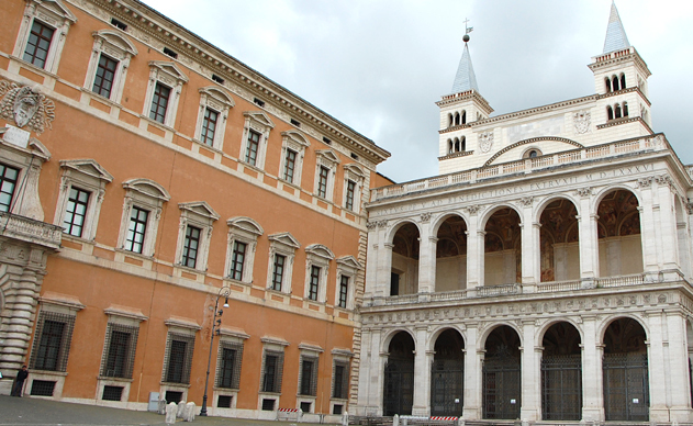 Lateranpalast und Seitenansicht der Lateranbasilika