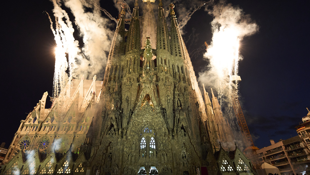            Feier zur Segnung des Christusturms der Sagrada Familia in Barcelona                    