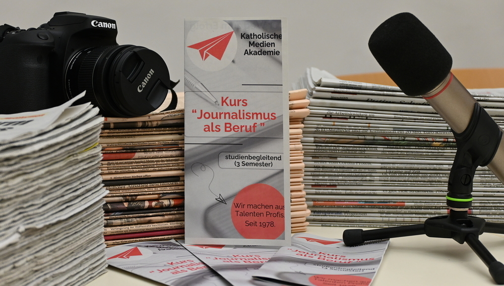 Werbung für den neuen Kurs 'Journalismus als Beruf' (Start im April 2024)