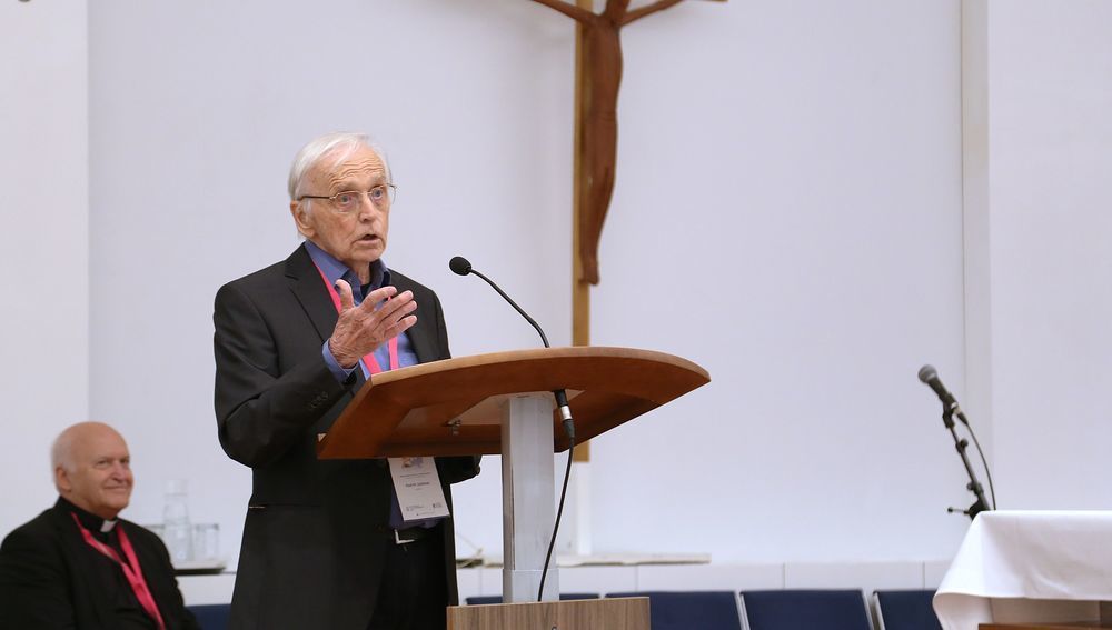 Theologe Paul Zulehner beim Internationalen Symposium 'Shaping Synodality in Europa - von der Vision zur Roadmap' am 14. September 2026 in Puchberg bei Wels