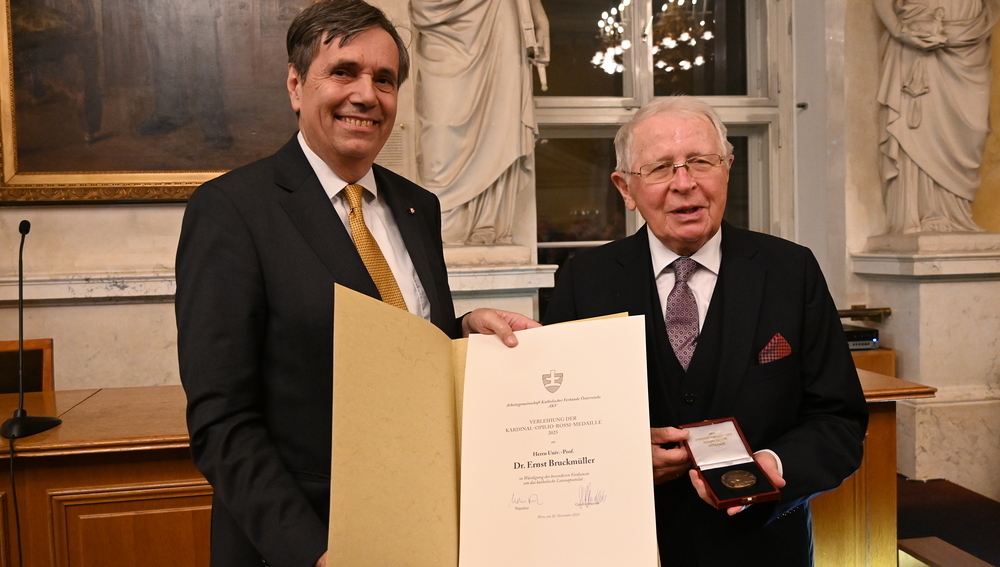 Arbeitsgemeinschaft Katholischer Verbände (AKV) verleiht Kardinal-Opilio-Rossi-Medaille (2025)
