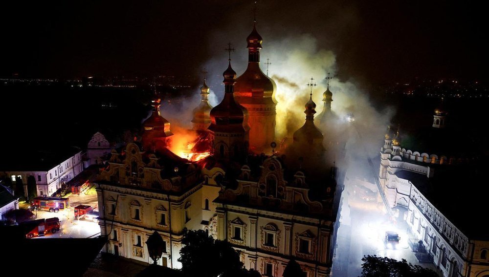 In Brand geraten nach russischem Angriff am 15. Juni 2026