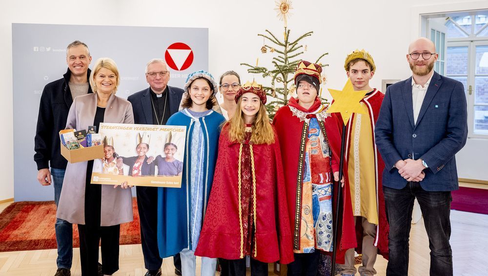 Sternsinger bei Ministerin Klaudia Tanner und Militärbischof Werner Freistetter