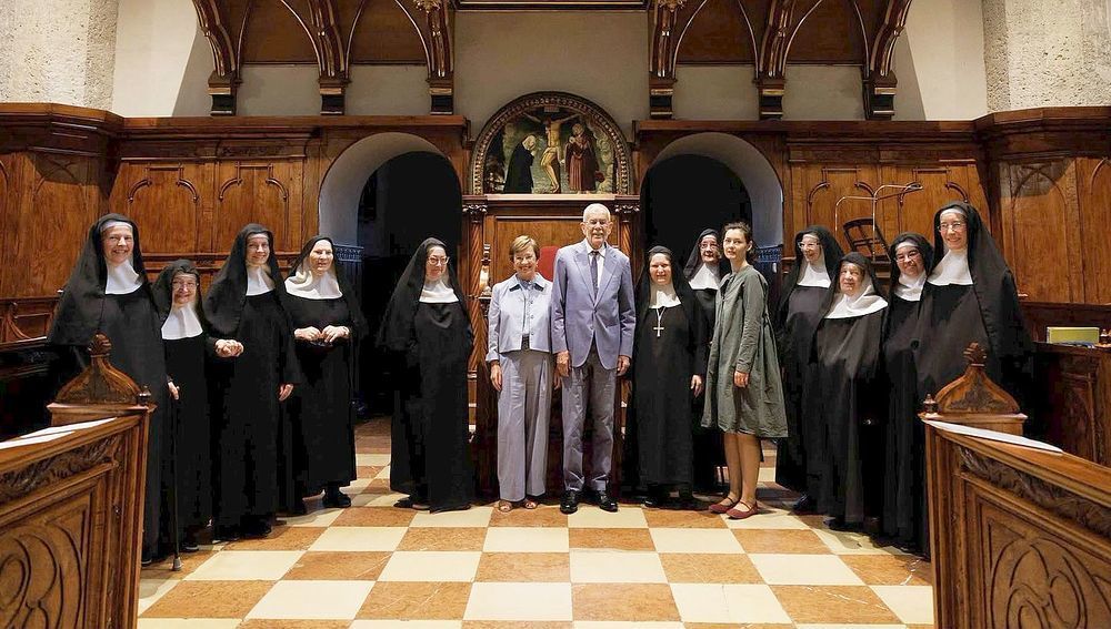 Bundespräsident Alexander Van der Bellen und Gattin Doris Schmidauer im Kloster Nonnberg
