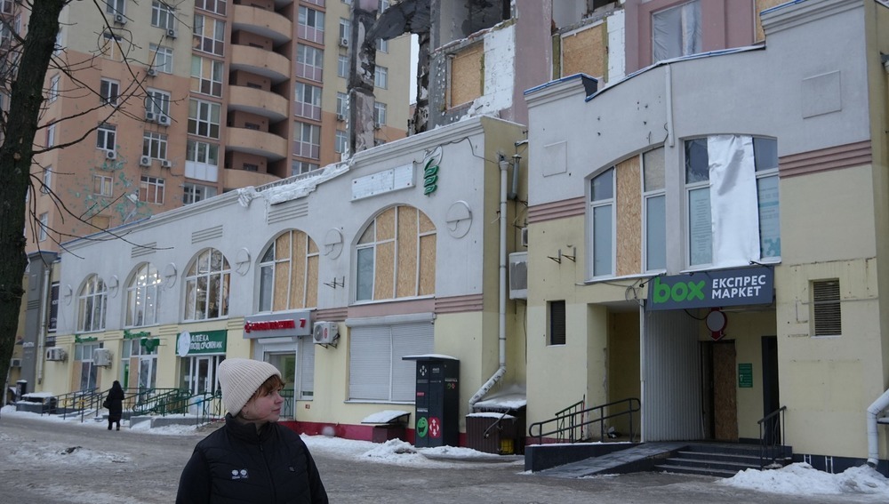 Kriegszerstörungen in einem Kiewer Wohnblock