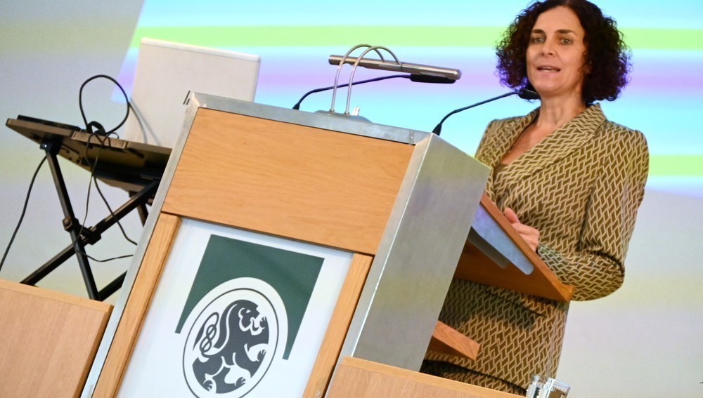 Innsbrucker Medienethikerin Claudia Paganini bei einem Vortrag am 6. August 2025 bei den Salzburger Hochschulwochen