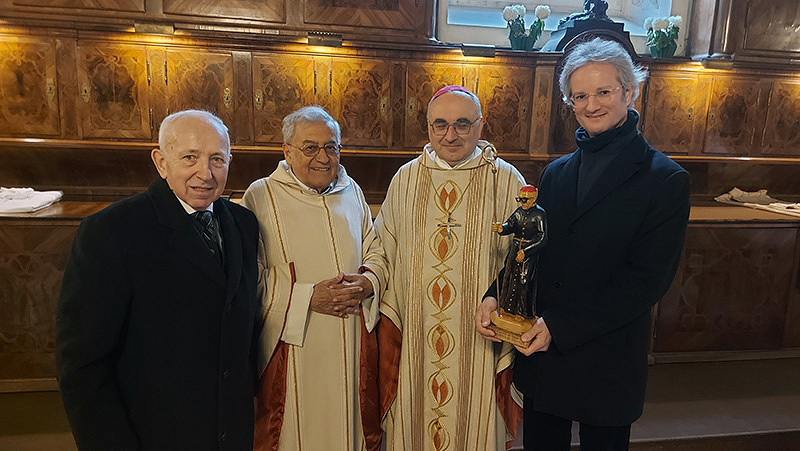 Romero-Preisträger Luis Zambrano mit Bischof Wilhelm Krautwaschl (Mitte) und Spitzen der Katholischen Männerbewegung