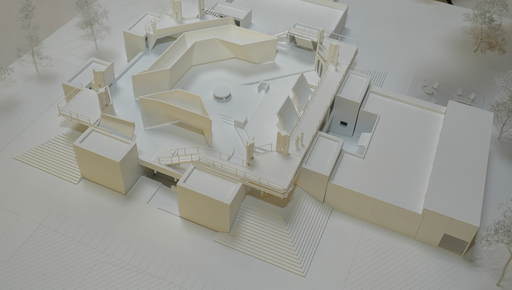 Pfarrkirche Petrus Canisius mit Boulderhalle