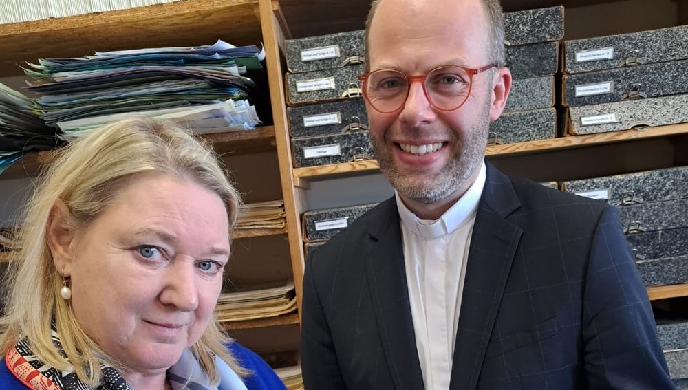 Kirche bunt - Chefredakteurin Sonja Planitzer und Herausgeber Christoph Weiss