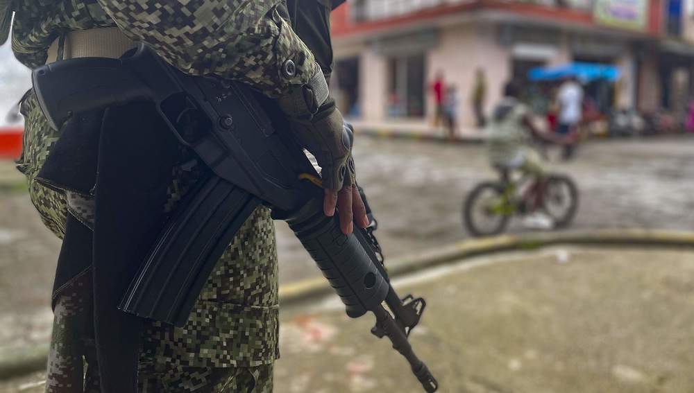 Bewaffneter Soldat in Kolumbien