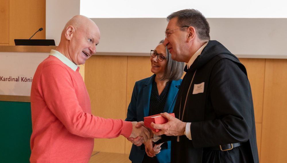 Stefan Reiter erhält Ehrenzeichen der Ordenskonferenz