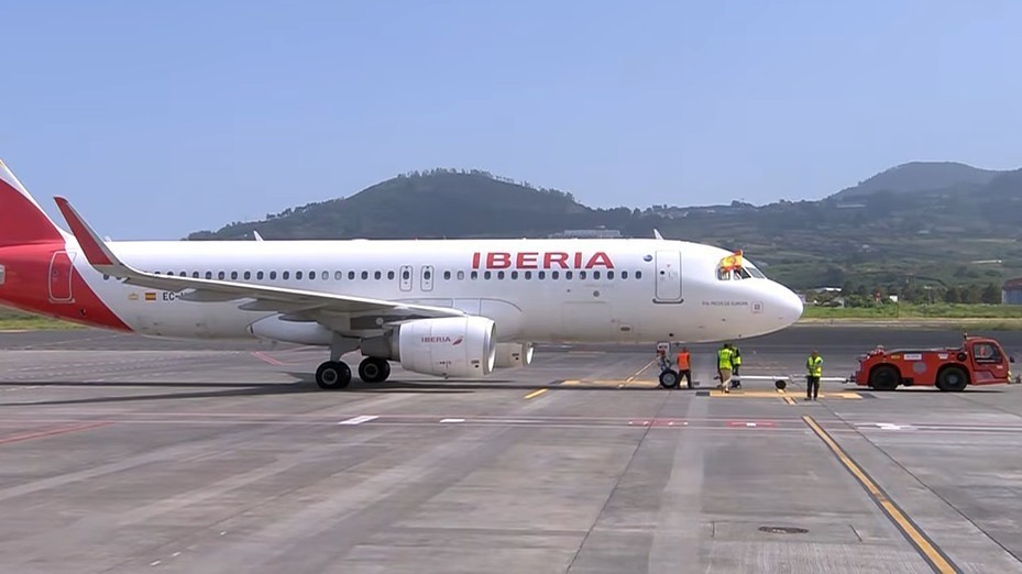 Iberia-Flugzeug am Flughafen