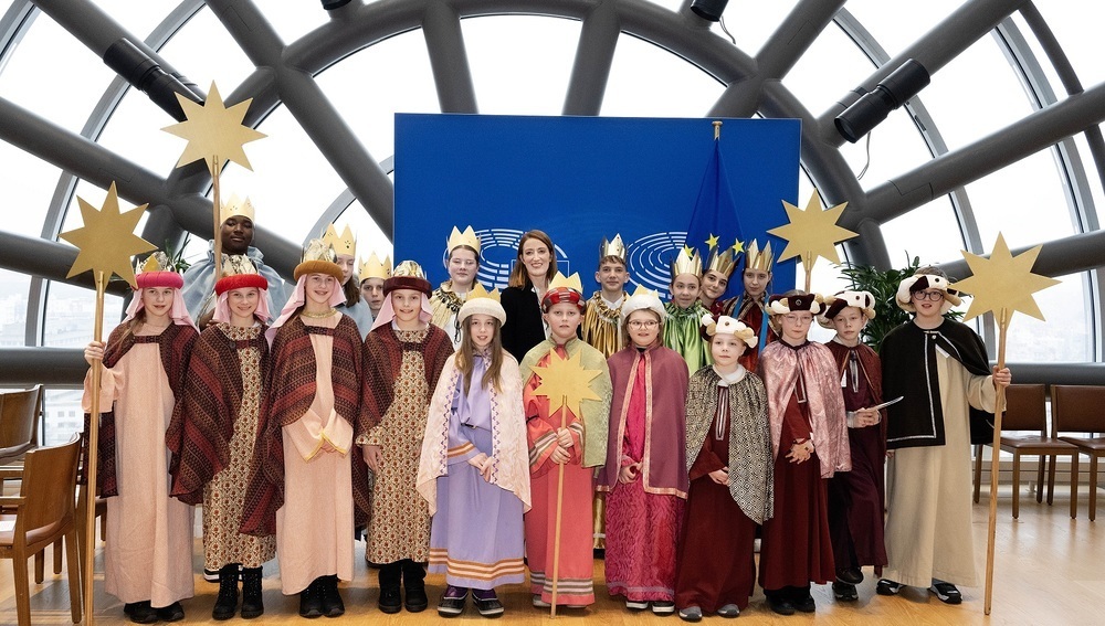 Sternsinger mit EU-Parlamentspräsidentin Metsola