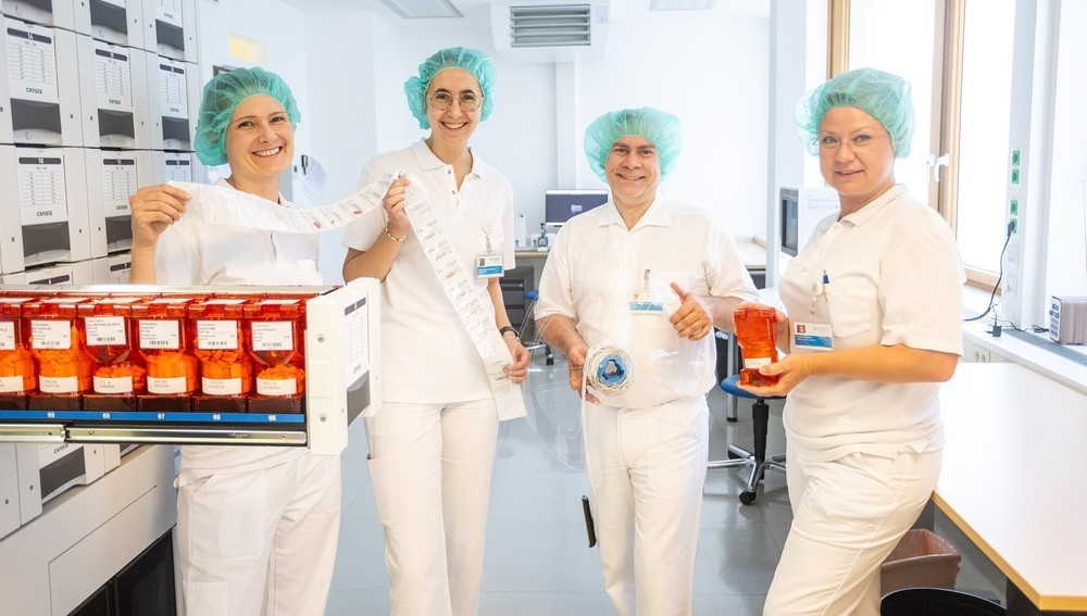 In der zentralen Apotheke der Vinzenz Kliniken Wien werden Tabletten und Kapseln automatisch 'eingetütet'