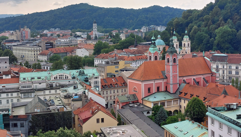 Stadtansicht von Laibach (Ljubljana) mit Franziskanerkirche und Dom