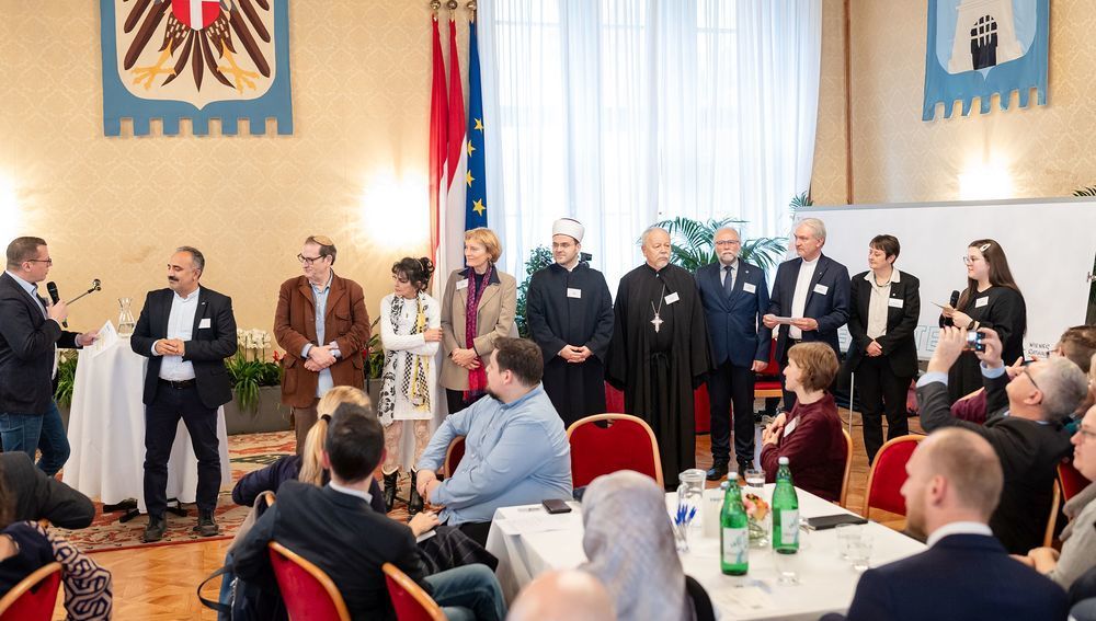 Religionsvertreter bei Enquete zum kooperativen Religionsunterricht im Wiener Rathaus