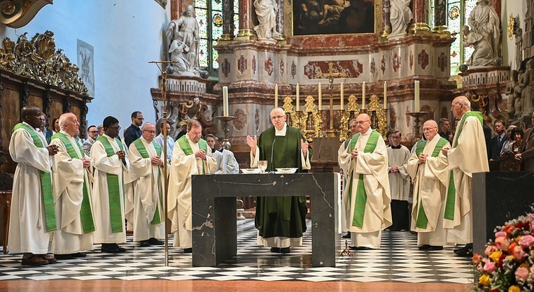 Styrian Episcopal Vicar Heinrich Schnuderl Bids Farewell to Graz Cathedral