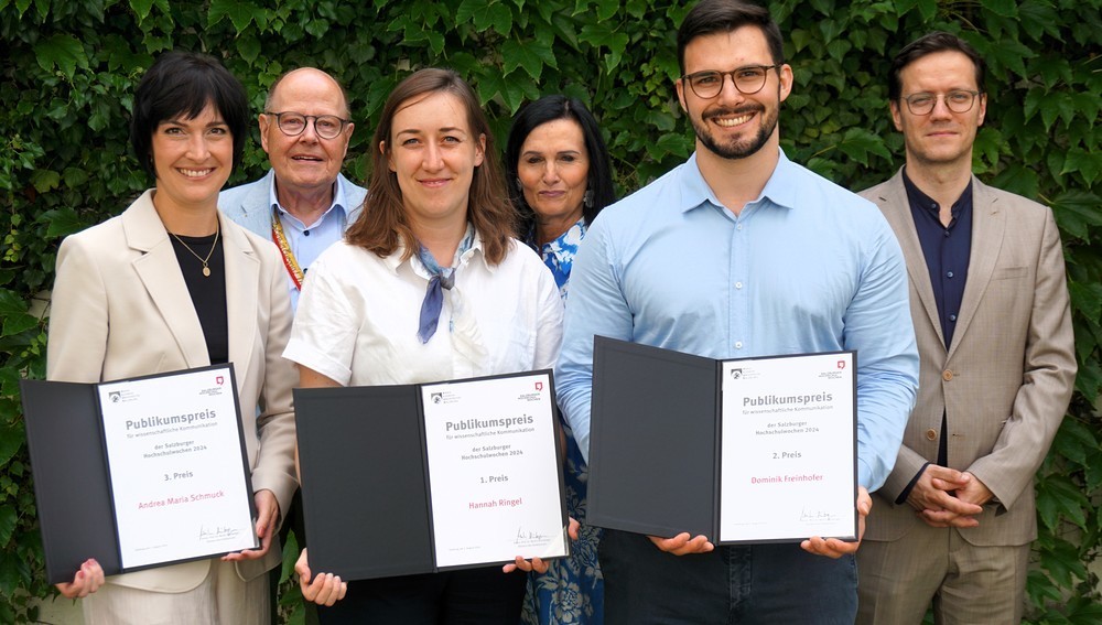 Audience award given to Freiburg theologian